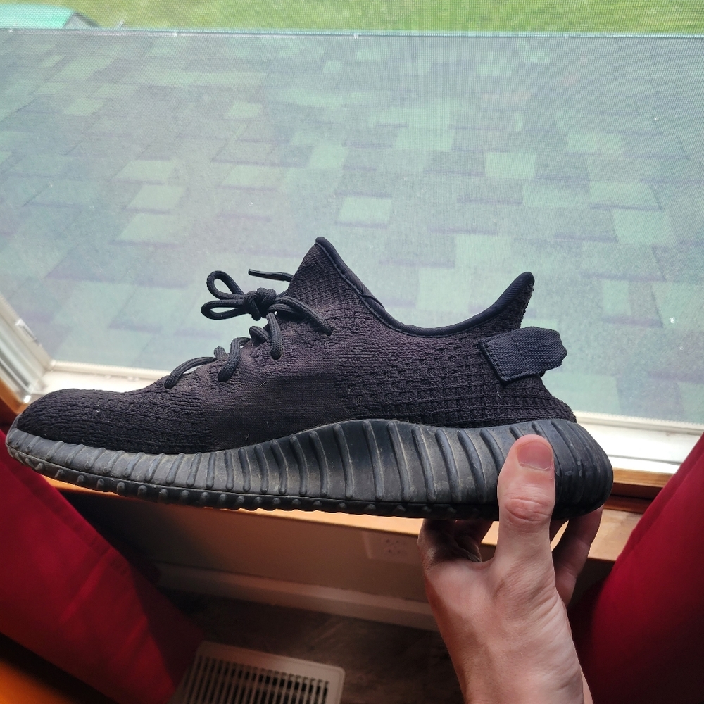Used Adidas Yeezy Boost 350 V2 Onyx Size 10.5
